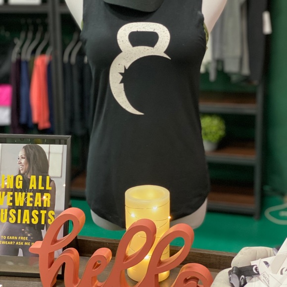 Meet your Posher, Natalie - Picture 2 of 6